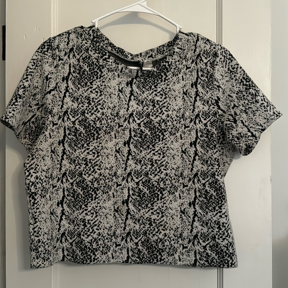 Snakeskin pattern croptop